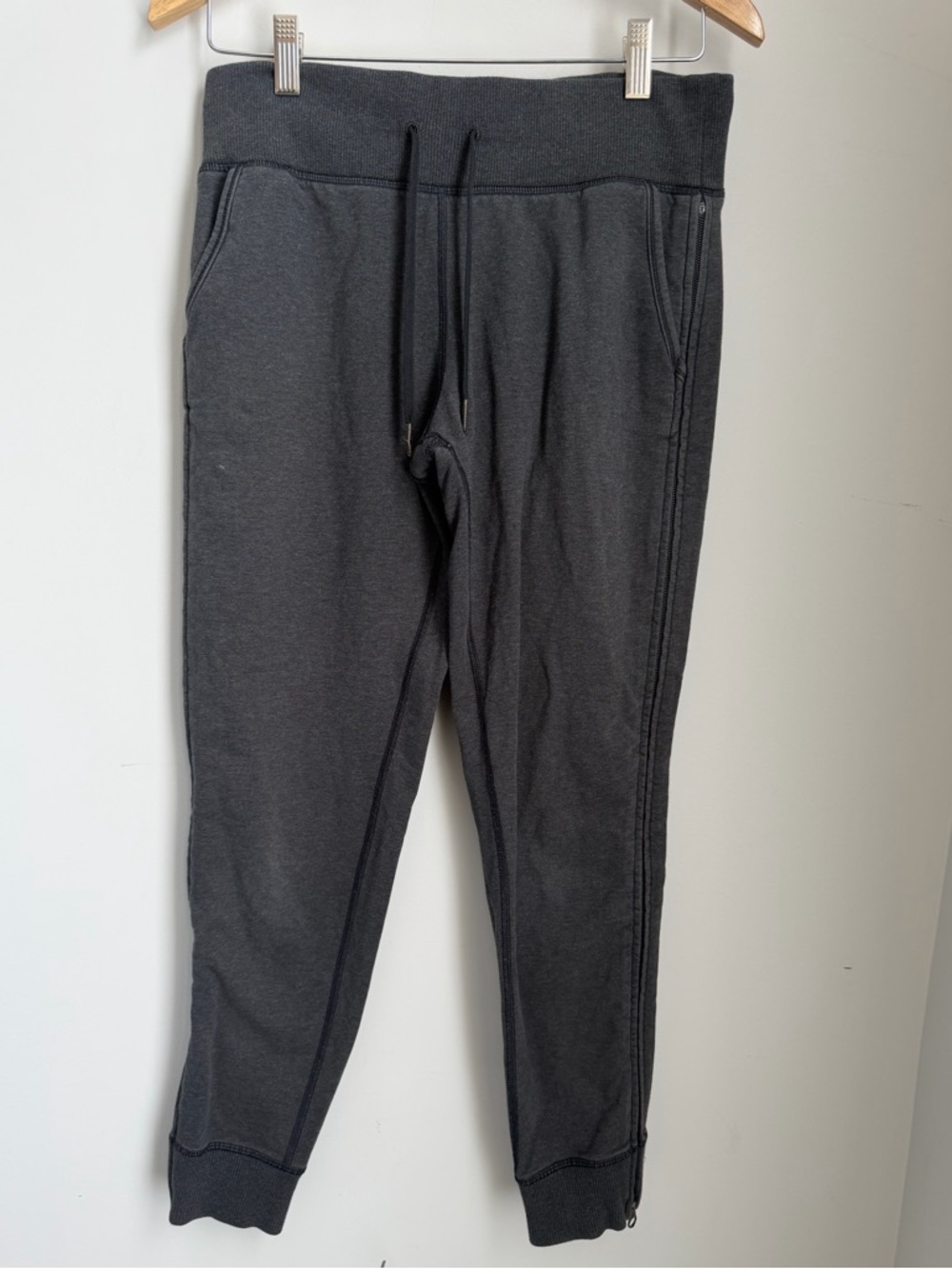 Lululemon Charcoal No Sweat Gray Zip Leg Jogger Sweatpants Size 6 - Picture 2 of 14